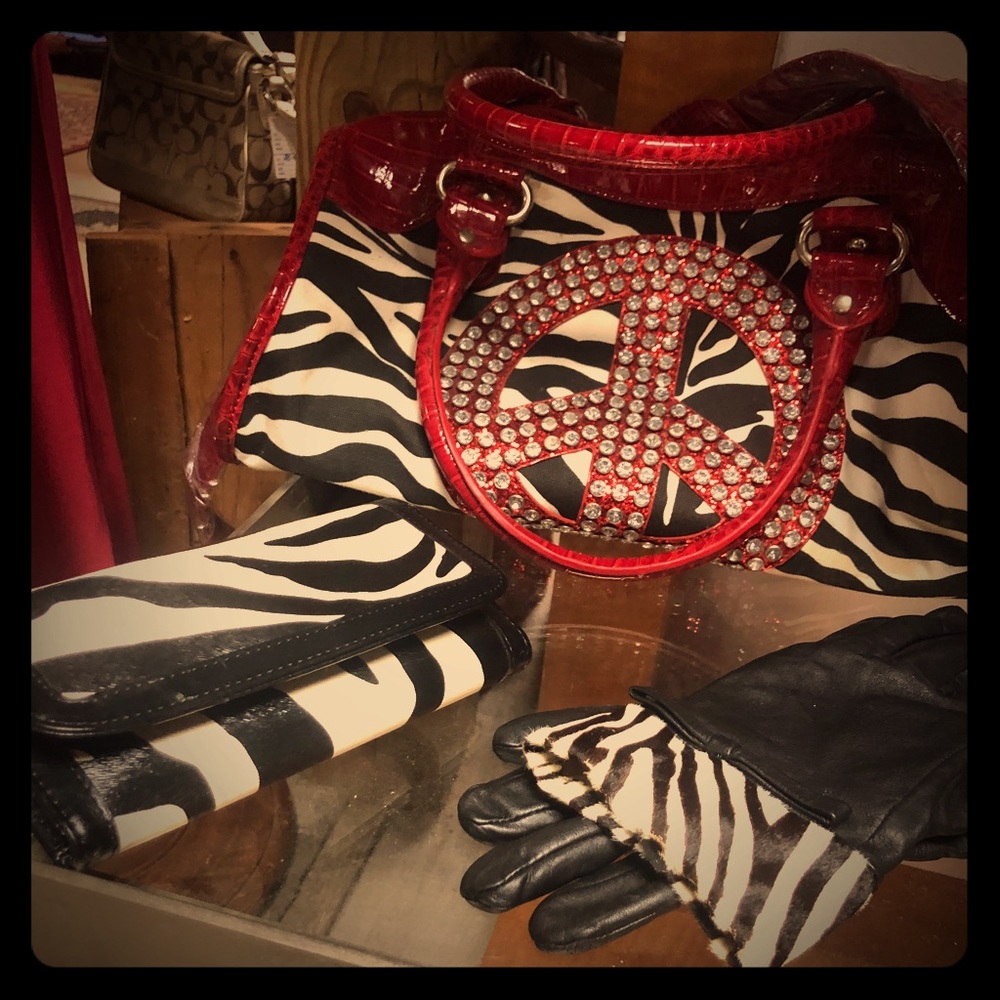 Peace purse matching wallet and gloves
